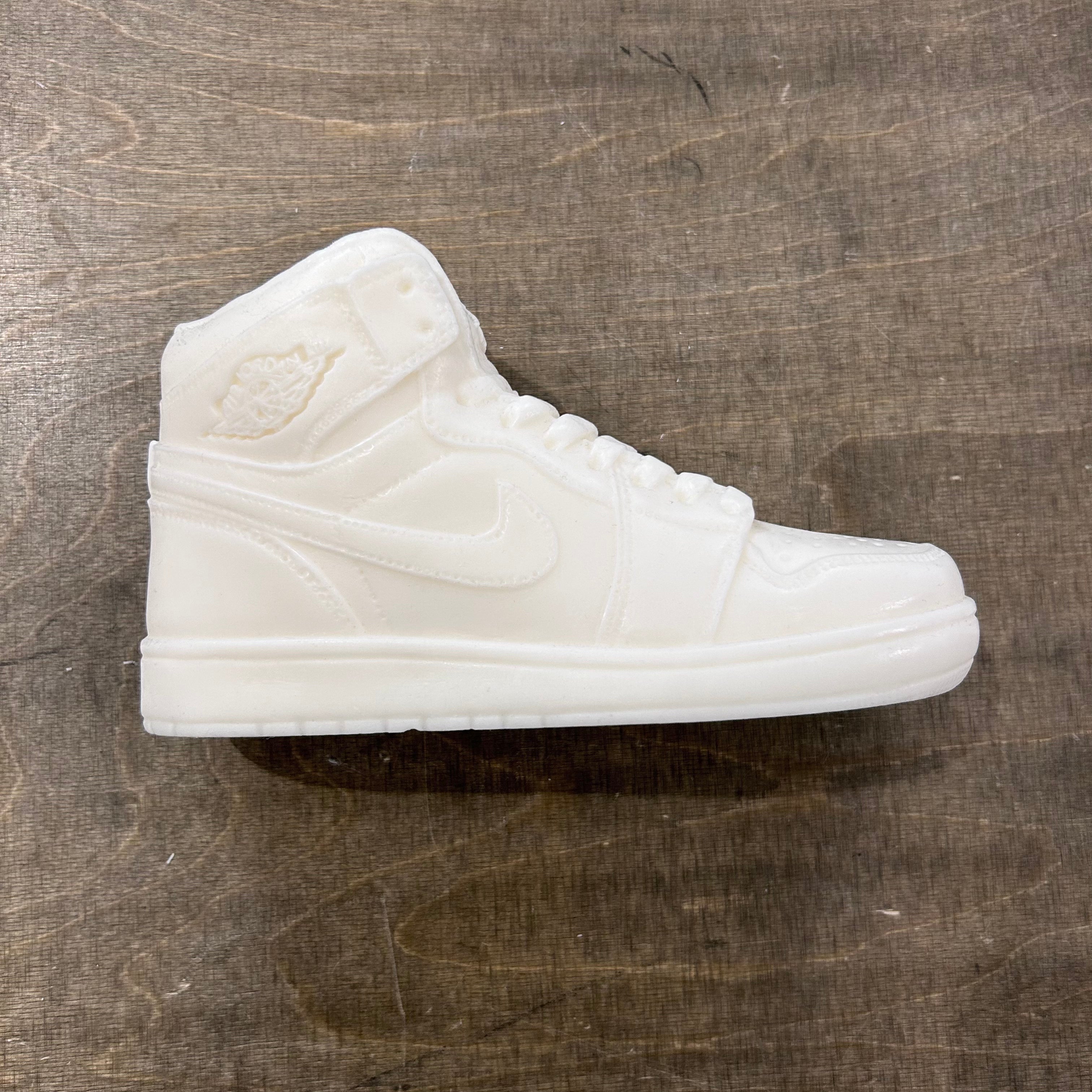 Nike Air Jordan I Duftkerze "Dark Honey/Tobacco" - Big Duftkerzen MAKAGI Studio