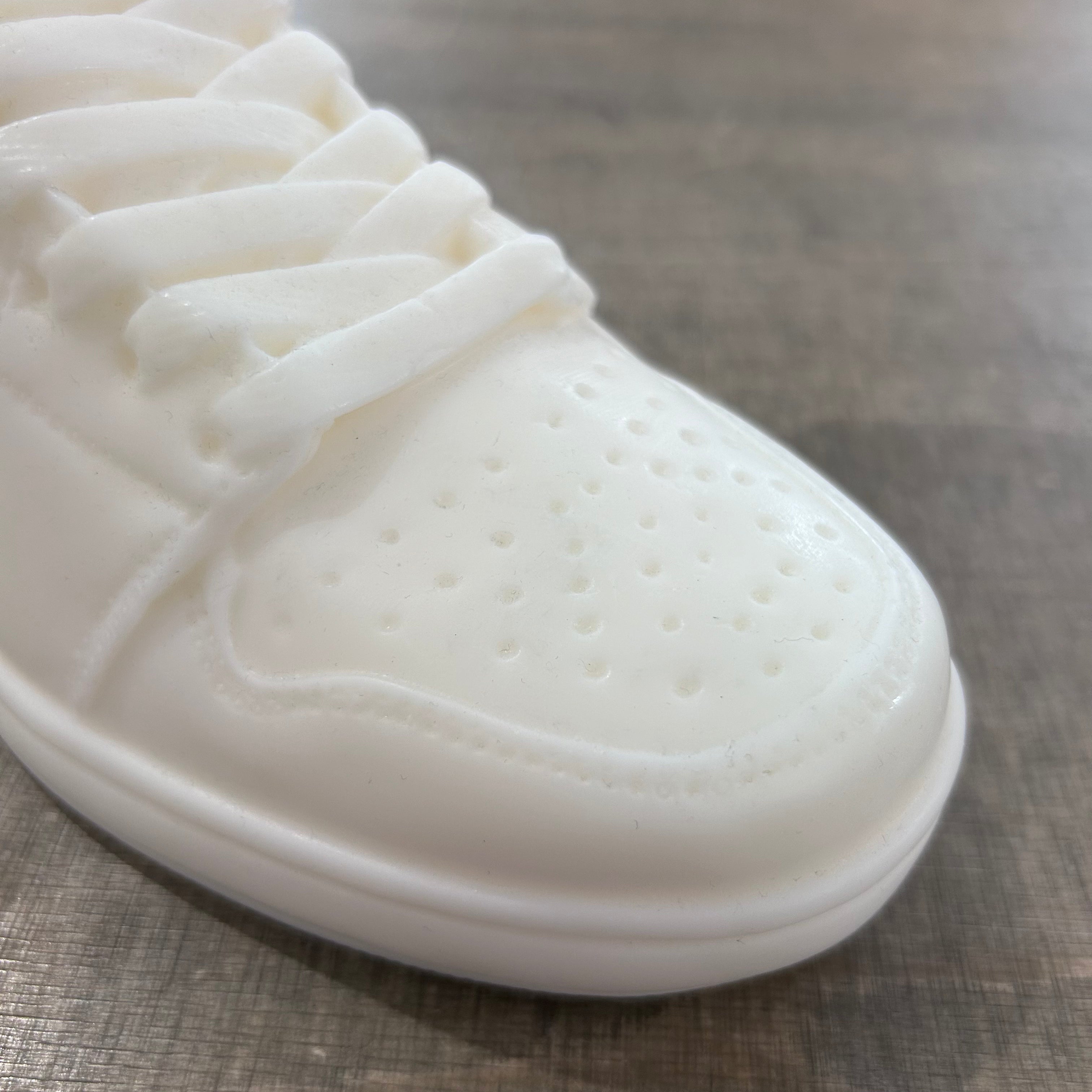 Nike Air Jordan I Duftkerze "Dark Honey/Tobacco" - Big Duftkerzen MAKAGI Studio