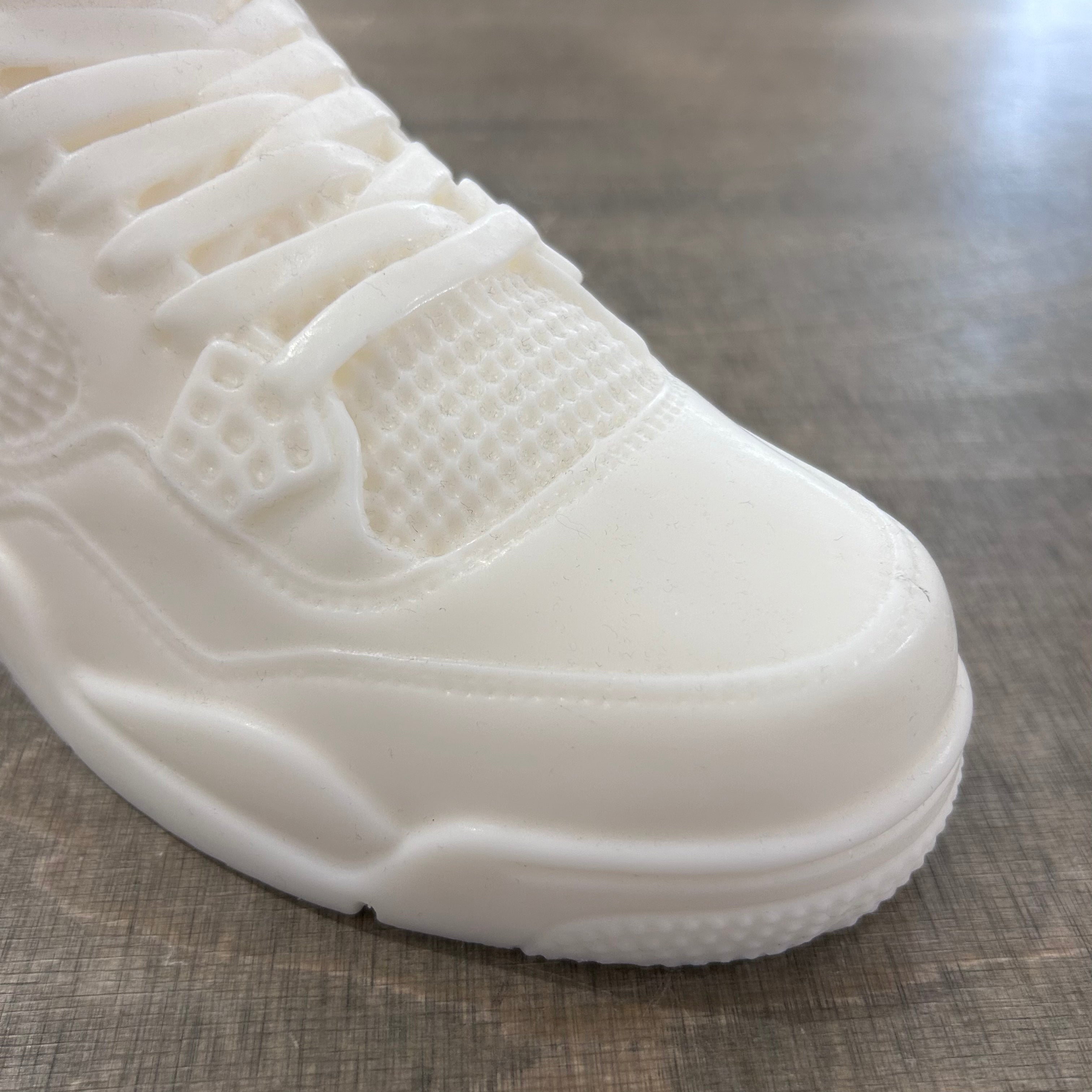 Nike Air Jordan IV Duftkerze "Dark Honey/Tobacco" - Big Duftkerzen MAKAGI Studio