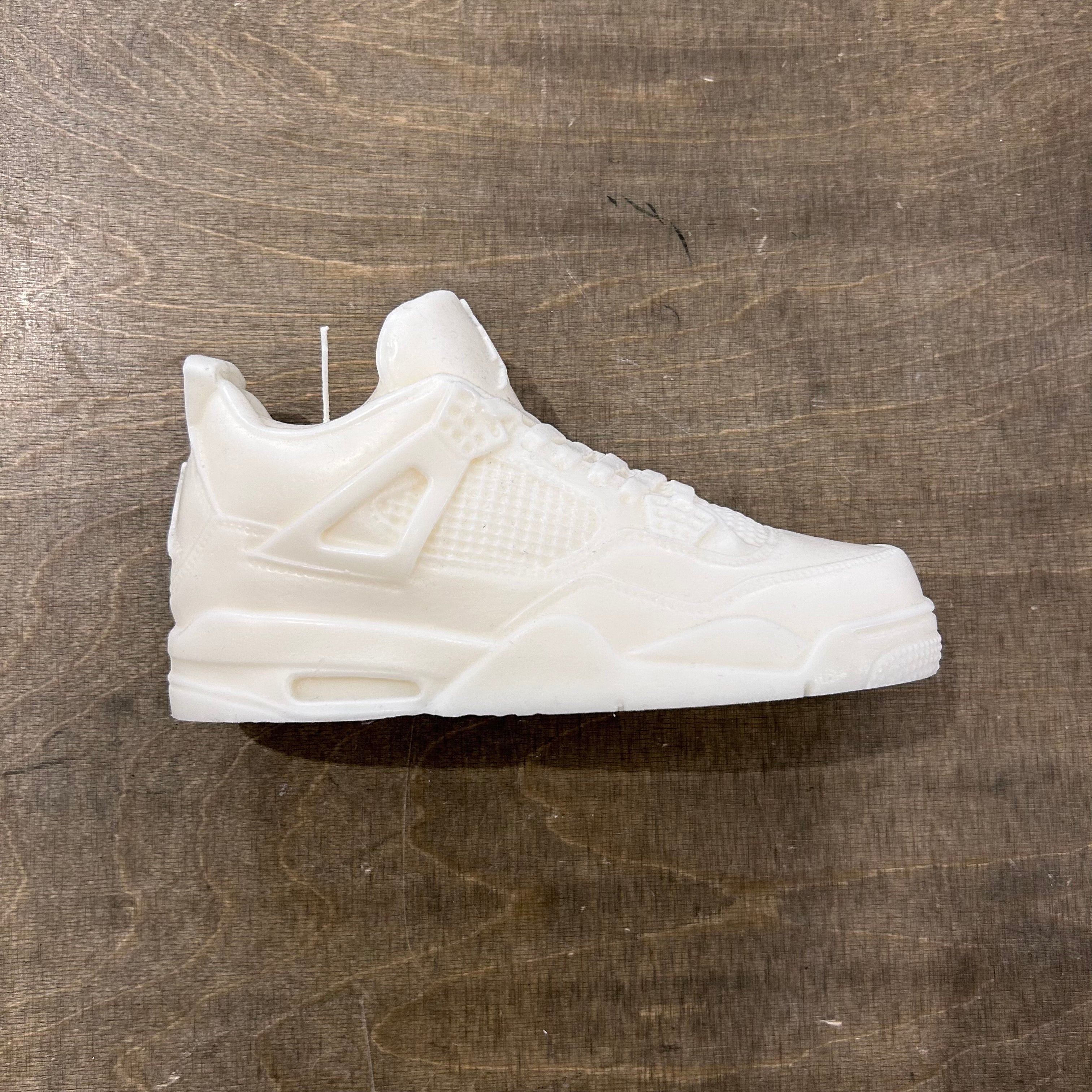 Nike Air Jordan IV Duftkerze "Dark Honey/Tobacco" - Big Duftkerzen MAKAGI Studio