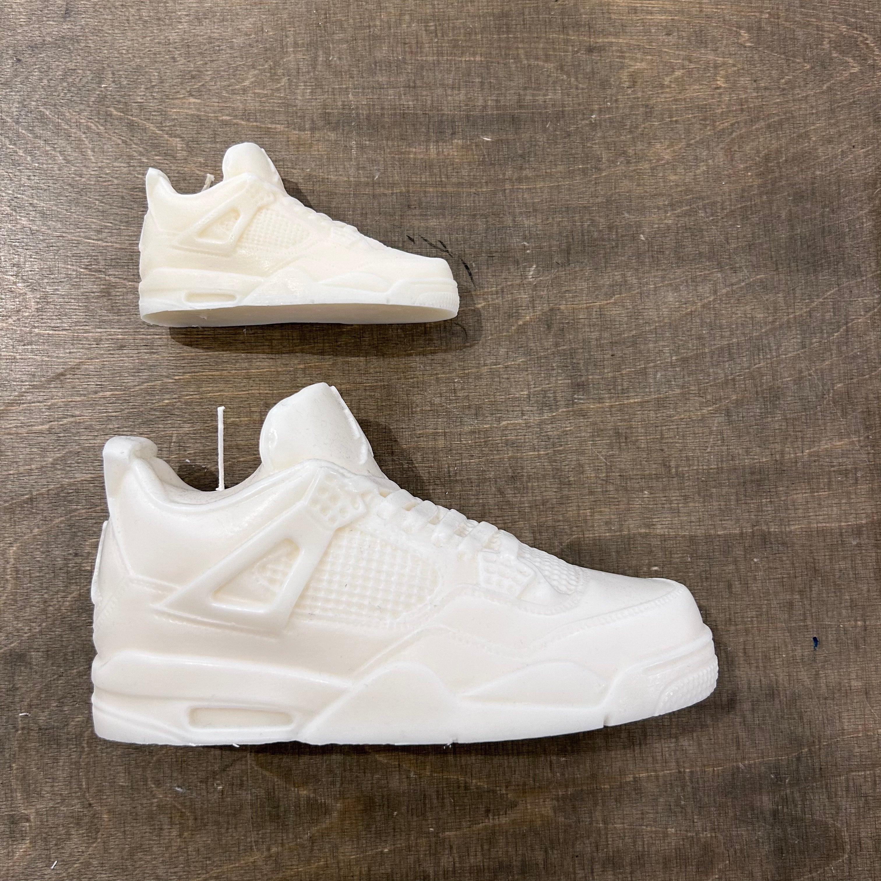 Nike Air Jordan IV Duftkerze "Dark Honey/Tobacco" - Small Duftkerzen MAKAGI Studio