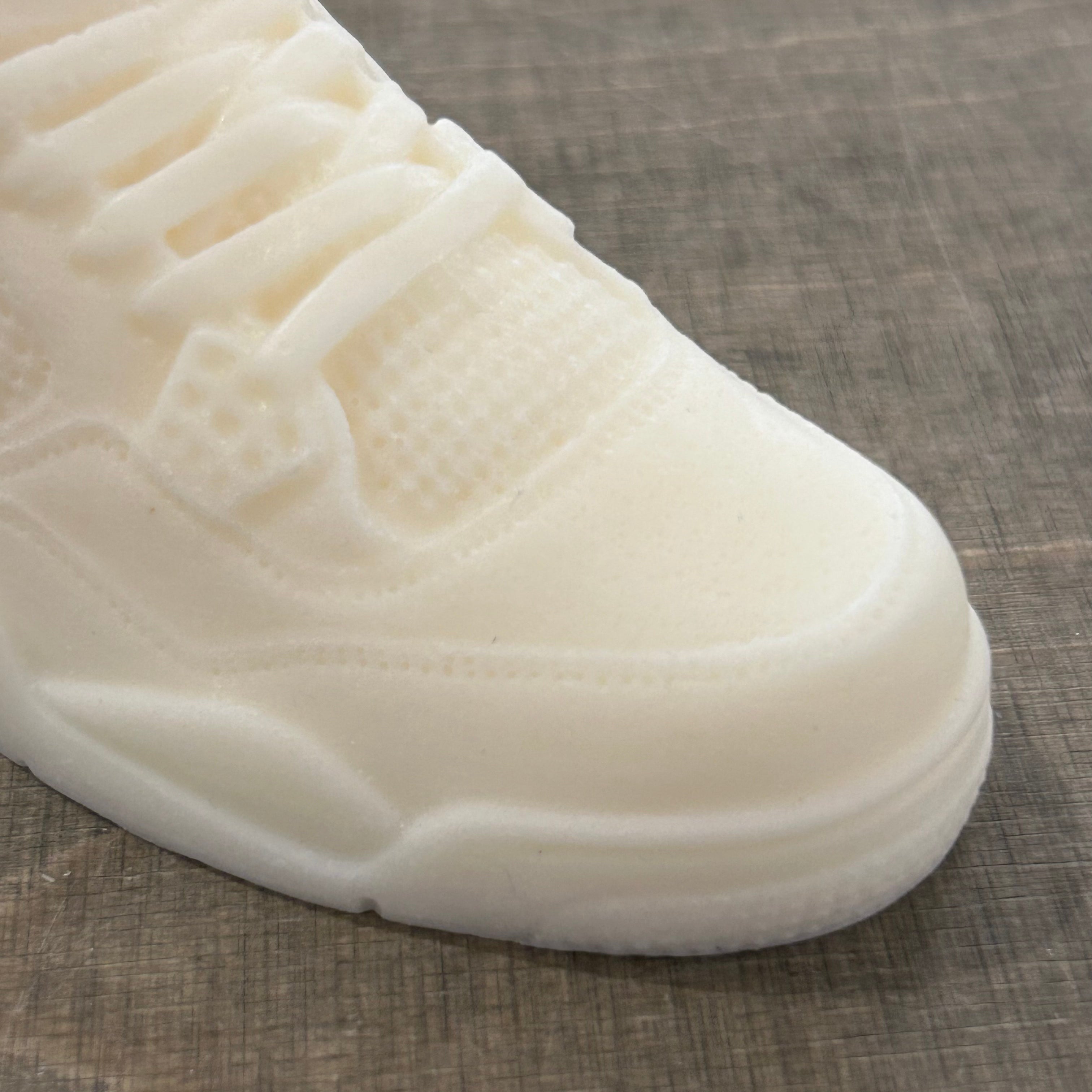 Nike Air Jordan IV Duftkerze "Dark Honey/Tobacco" - Small Duftkerzen MAKAGI Studio