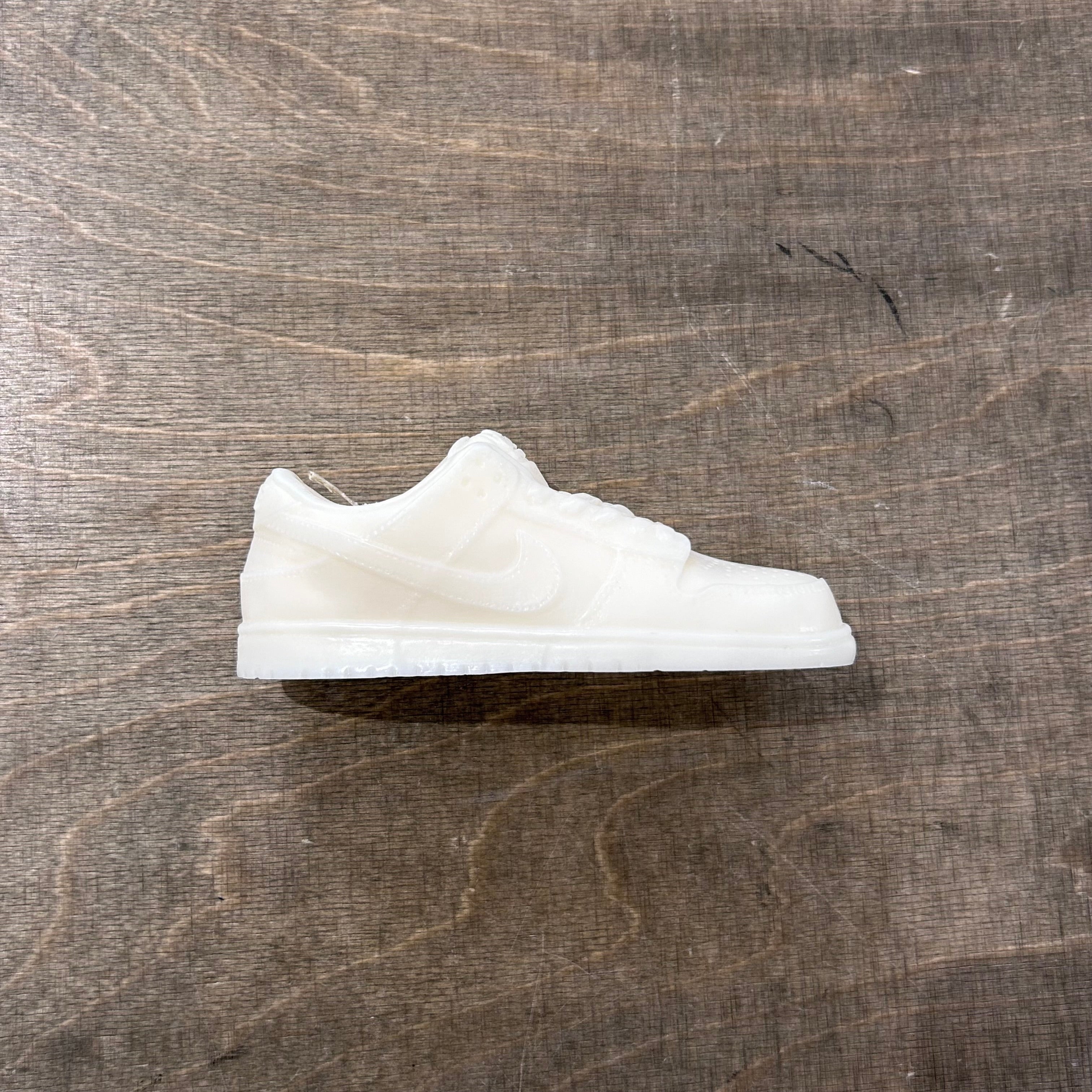 Nike SB Dunk Low Duftkerze "Lime Basil/Mandarine" - Small Duftkerzen MAKAGI Studio