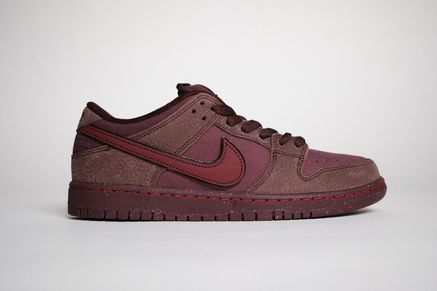 Nike SB Dunk Low Premium "City of Love" Skate Schuhe Unisex Skate-Sneakers Nike Skateboarding