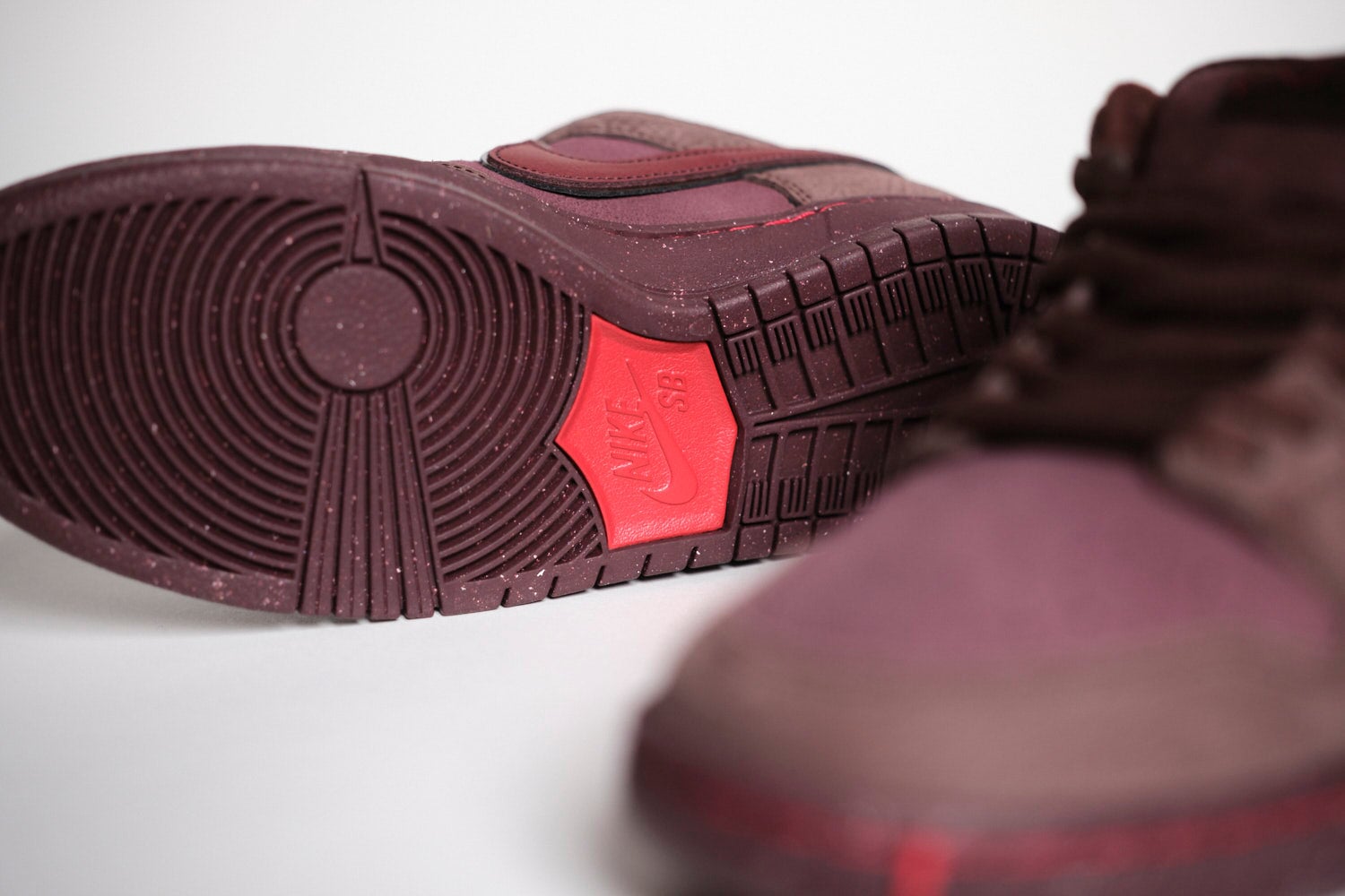 Nike SB Dunk Low Premium "City of Love" Skate Schuhe Unisex Skate-Sneakers Nike Skateboarding