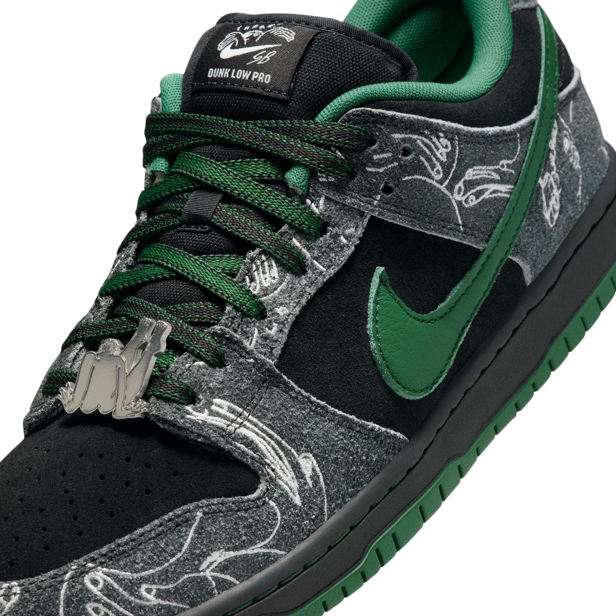 Nike SB Dunk Low Pro QS "THERE Skateboards" Skate Schuhe Herren Skate-Sneakers Nike Skateboarding