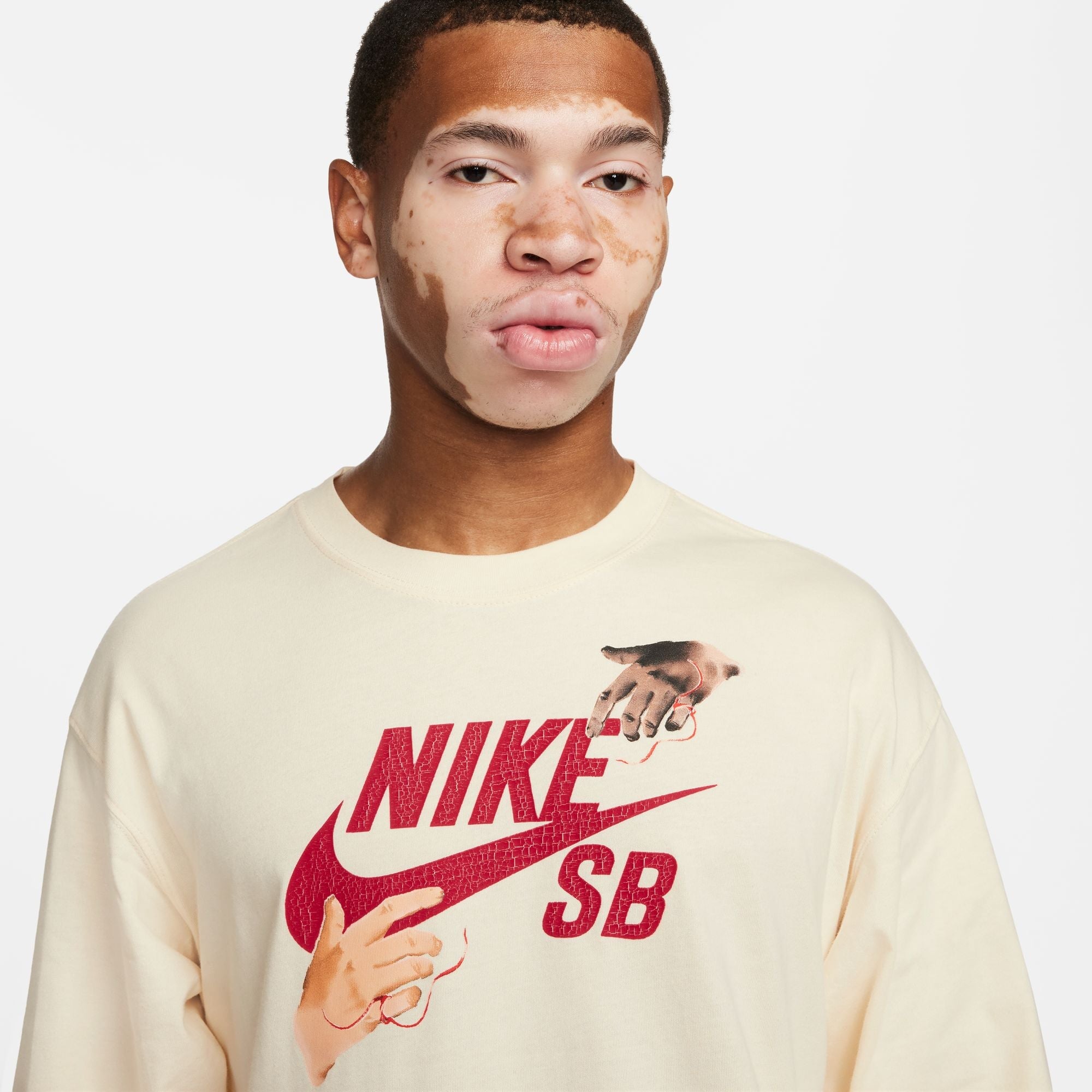 Nike SB Long Sleeve "City of Love" Shirt Herren Langarm-Shirt Nike Skateboarding