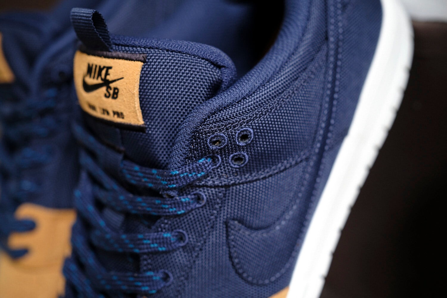 Nike SB Dunk Low Pro Premium "90's Backpack" Sneaker Nike Skateboarding