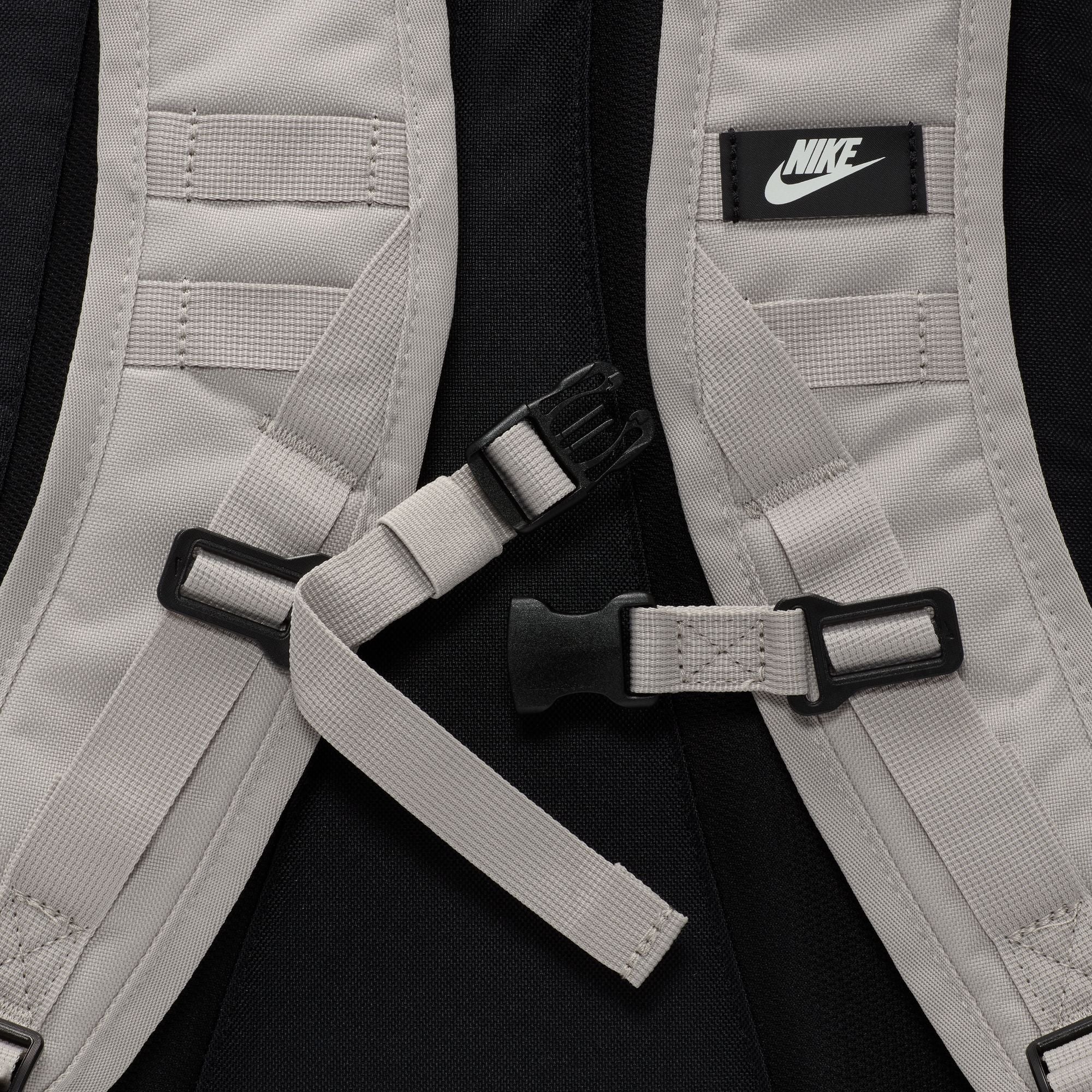 nike backpack buckle