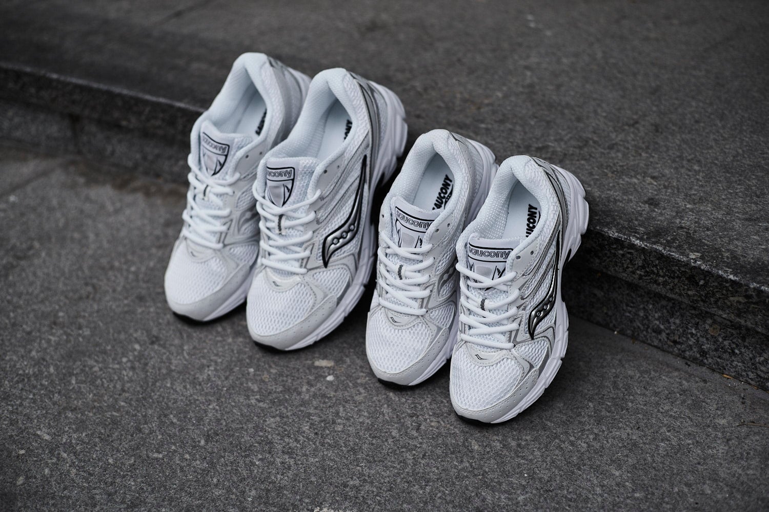 Saucony noir et blanche top