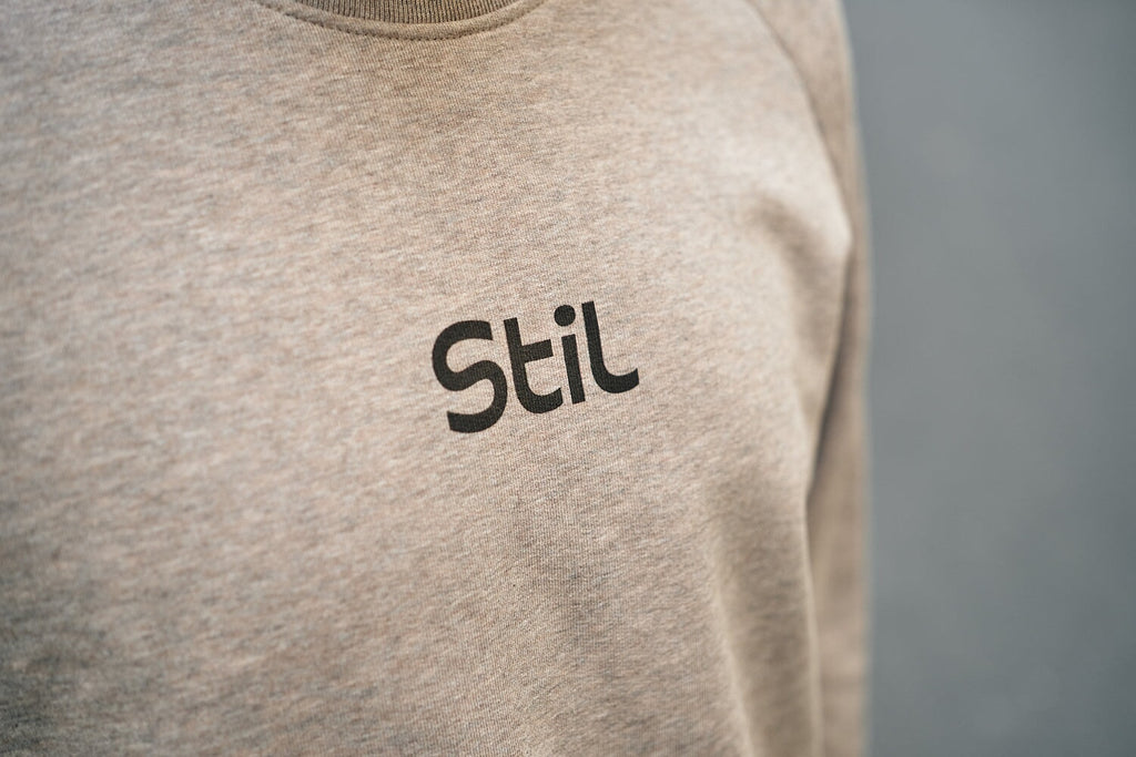 Stil-Laden ESSENTIAL Logo Crewsweater - Heather Sand Stil-Laden 